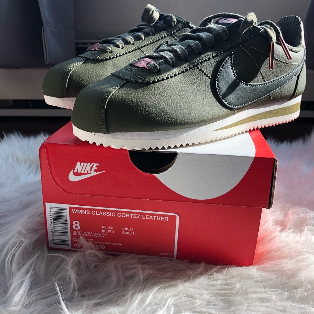 NIKE Women’s Olive Classic Cortez
